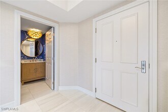 7575 Pelican Bay Blvd in Naples, FL - Building Photo - Building Photo