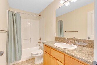 10720 SE 242nd St in Kent, WA - Building Photo - Building Photo