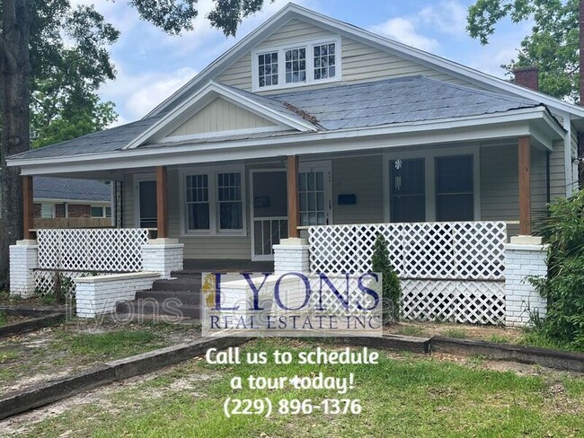 property at 315 S Berrien St