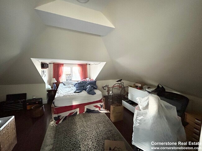 24 Stockwell St, Unit 2