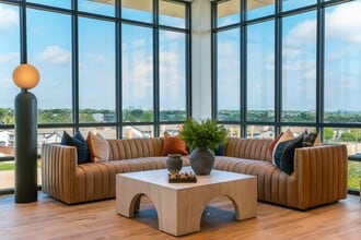 Lantower Midtown in Dallas, TX - Building Photo - Building Photo