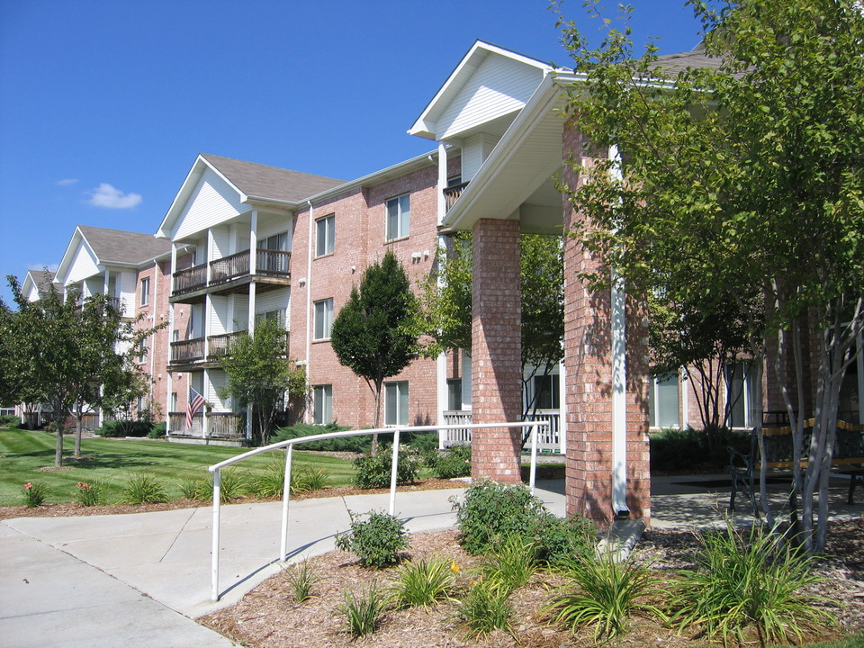 Holmes Lake by Broadmoor in Lincoln, NE - Foto de edificio