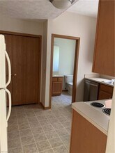 1230 Field St NW, Unit 1232 in Canton, OH - Foto de edificio - Building Photo