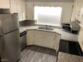 7844 Burkhalter Rd in Statesboro, GA - Building Photo - Building Photo