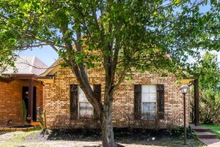 6885 Lagrange Grove Dr in Cordova, TN - Building Photo