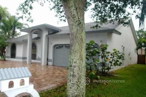 5347 NW 99th Ln in Coral Springs, FL - Foto de edificio