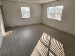 6200 NE 22nd Way, Unit 212 in Fort Lauderdale, FL - Foto de edificio - Building Photo