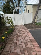 9 Brighton Pl in Huntington, NY - Building Photo - Building Photo