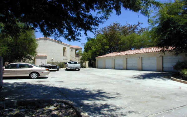 44200 San Pablo Ave in Palm Desert, CA - Building Photo - Building Photo