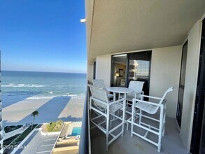 3023 S Atlantic Ave, Unit 1102 in Daytona Beach Shores, FL - Foto de edificio - Building Photo