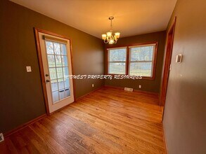 603 NW Ward Ln in Lee's Summit, MO - Building Photo - Building Photo