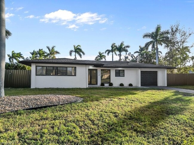 112 Bayshore Dr in Cape Coral, FL - Building Photo - Building Photo