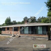 1700 S 220th St in Des Moines, WA - Building Photo