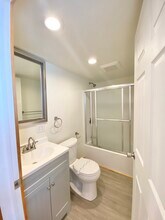 1016 Vine St, Unit 1016 in Danville, PA - Foto de edificio - Building Photo