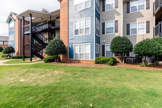 Square at Lawrenceville in Lawrenceville, GA - Foto de edificio - Building Photo