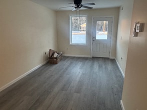 12 Boulder Dr in Milford, ME - Foto de edificio - Building Photo