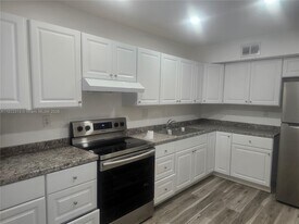 4525 W 20th Ave in Hialeah, FL - Building Photo