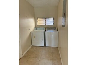 7245 Dr Phillips Blvd in Orlando, FL - Building Photo - Building Photo