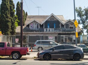 2766 W James M. Wood Blvd in Los Angeles, CA - Building Photo - Building Photo