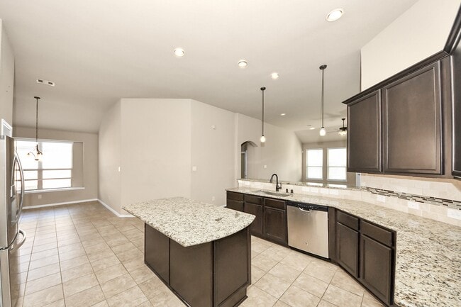 7610 Willow School Dr in Spring, TX - Building Photo - Building Photo