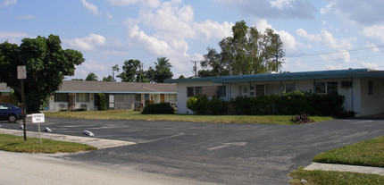 2636 Van Buren St in Hollywood, FL - Building Photo - Building Photo