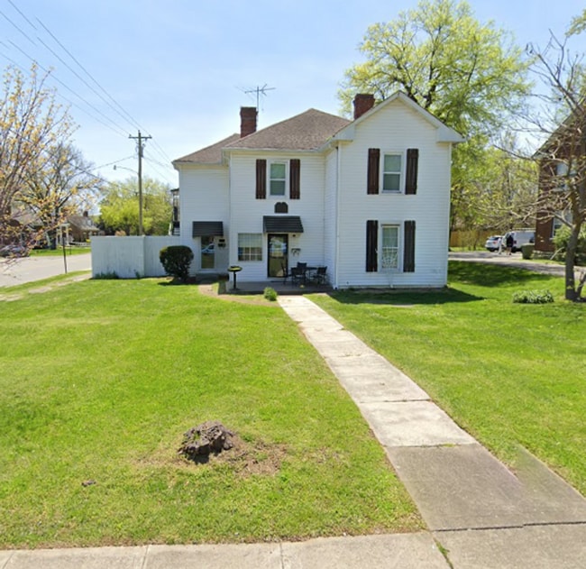property at 602 W Main St