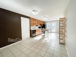 1734 NE Bryant St in Portland, OR - Building Photo - Building Photo