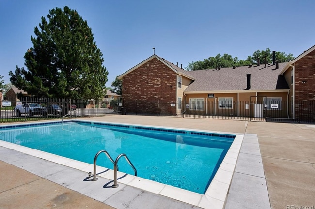 10251 W 44th Ave, Unit 6-106 in Wheat Ridge, CO - Foto de edificio - Building Photo