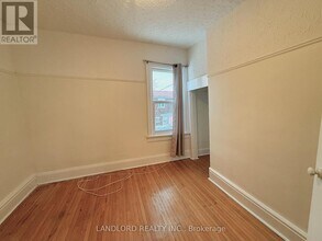 1 Clinton St in Toronto, ON - Building Photo - Building Photo