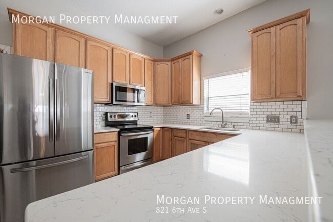 821 6th Ave S in Jacksonville Beach, FL - Foto de edificio - Building Photo