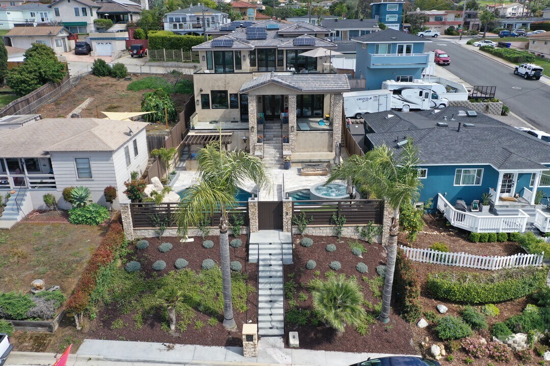 2507 Frankfort St in San Diego, CA - Building Photo