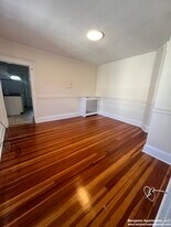 9 Barrows St, Unit 6 in Boston, MA - Building Photo