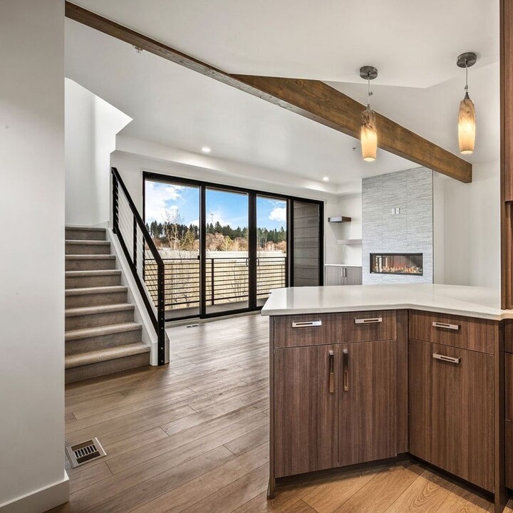 4737 Kona Dr in Coeur d'Alene, ID - Foto de edificio