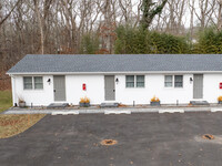 The Fieldstone at East Hampton in East Hampton, NY - Foto de edificio - Building Photo