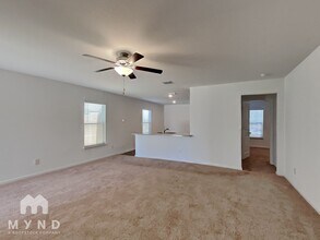 3988 Prairie Crk in New Braunfels, TX - Foto de edificio - Building Photo