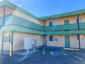 Las Vistas I in Albuquerque, NM - Foto de edificio - Interior Photo