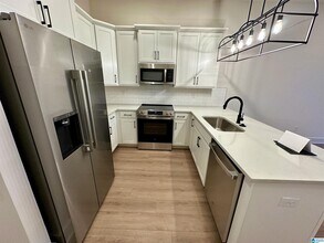 1737 Monkton Ln in Hoover, AL - Building Photo - Building Photo