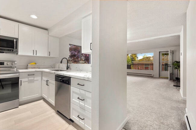 2604 S 226th St, Unit Misty Woods in Des Moines, WA - Building Photo - Building Photo