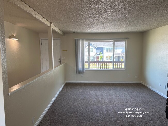 15818 Elm St E, Unit B in Sumner, WA - Building Photo - Building Photo