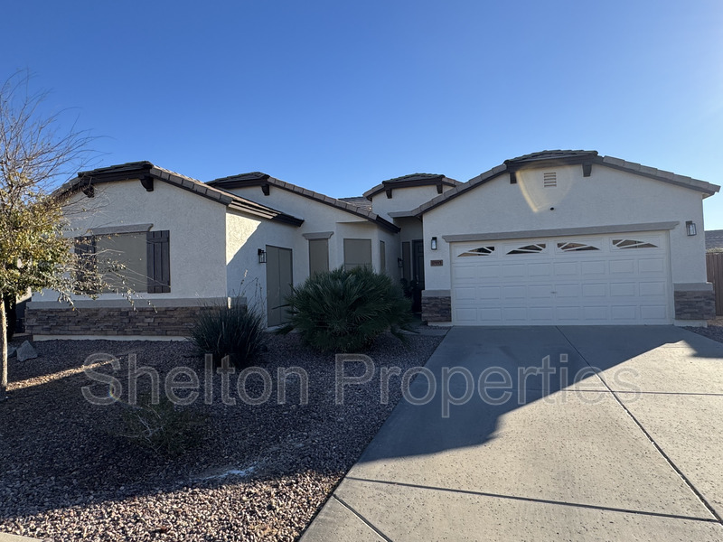 17449 W Meadow Ln in Surprise, AZ - Building Photo