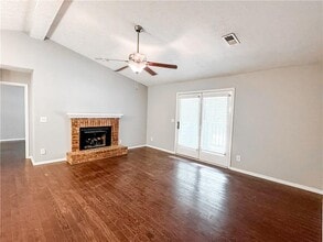 130 Warm Springs Cir in Roswell, GA - Building Photo - Building Photo