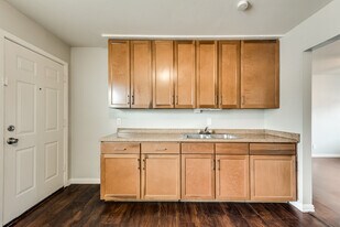 Magnolia Place in Dallas, TX - Building Photo