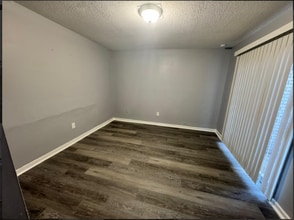 225 W McDowell Rd in Jackson, MS - Building Photo - Building Photo