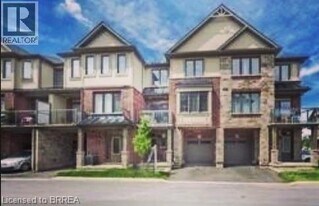 17 Ritchie Ln in Hamilton, ON - Building Photo