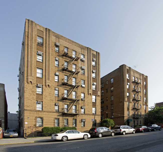 5502 14th Ave in Brooklyn, NY - Foto de edificio - Building Photo