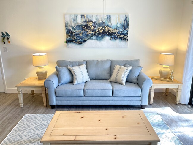 740 White Pine Tree Rd, Unit 107 in Venice, FL - Foto de edificio - Building Photo