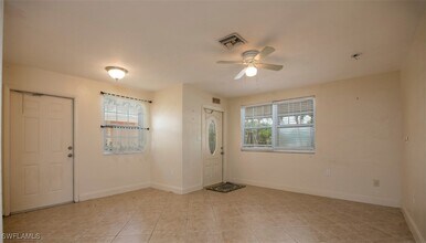 742 109th Ave N in Naples, FL - Building Photo - Building Photo