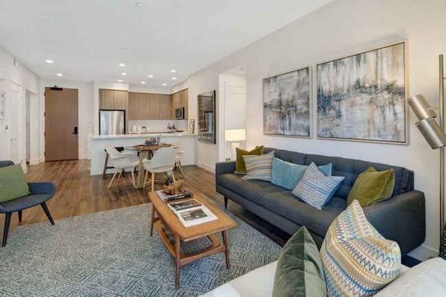 300 W Washington Ave in Sunnyvale, CA - Building Photo - Building Photo