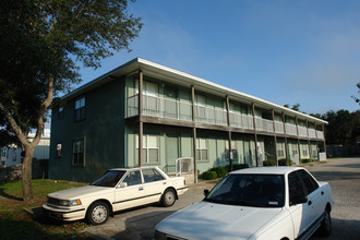 1600 W Highway 98 in Mary Esther, FL - Building Photo - Building Photo