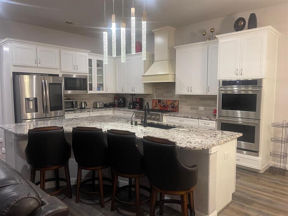 13236 Tracewood Hills Ln in Houston, TX - Building Photo